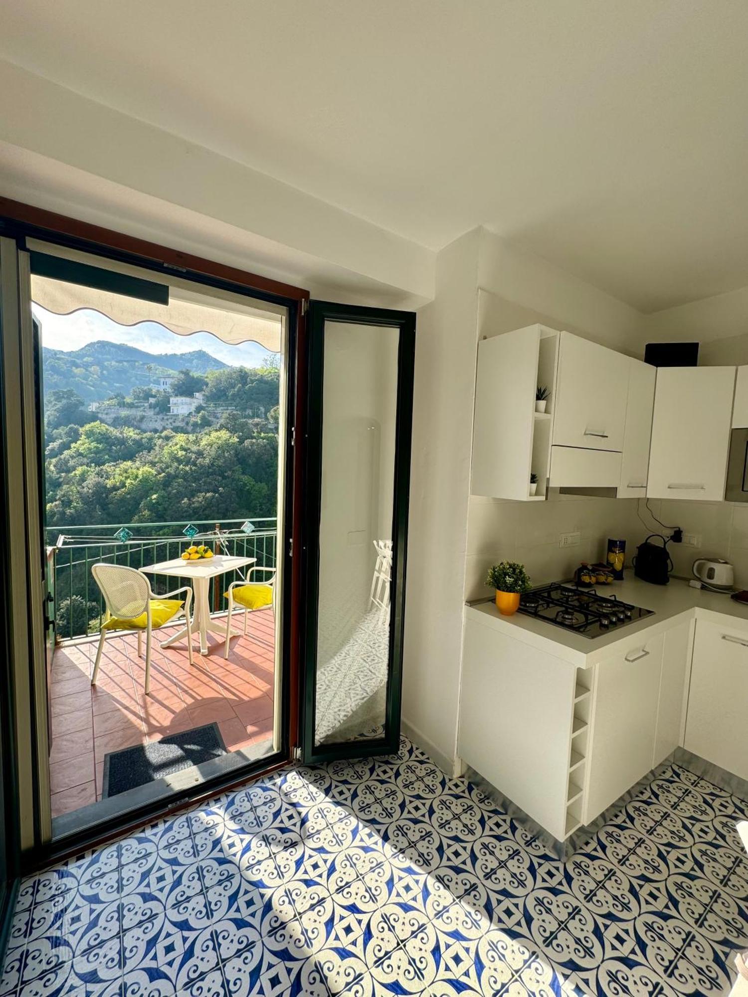Apartamento Panoramic Flat Amalfi Coast - Sea View 1 Vietri Exterior foto